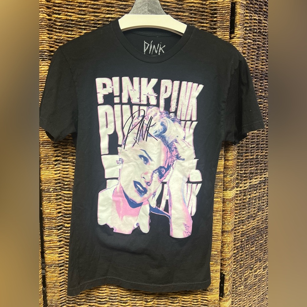 Pink, 2017‎ Tour Shirt- Black Graphic,  Pink Design, Size: Small